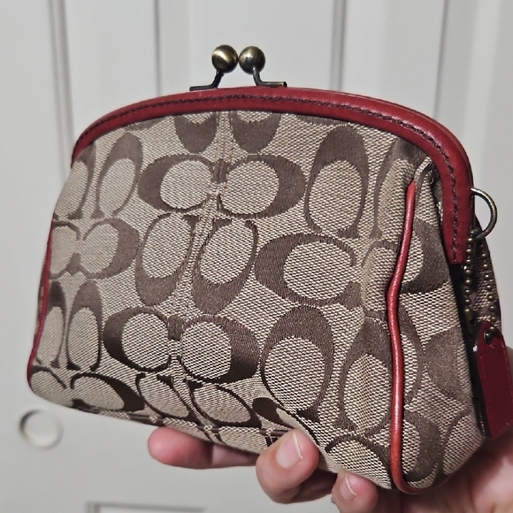 Coach EUC Legacy Lining Kisslock Clutch/wrislet - Picture 4 of 9